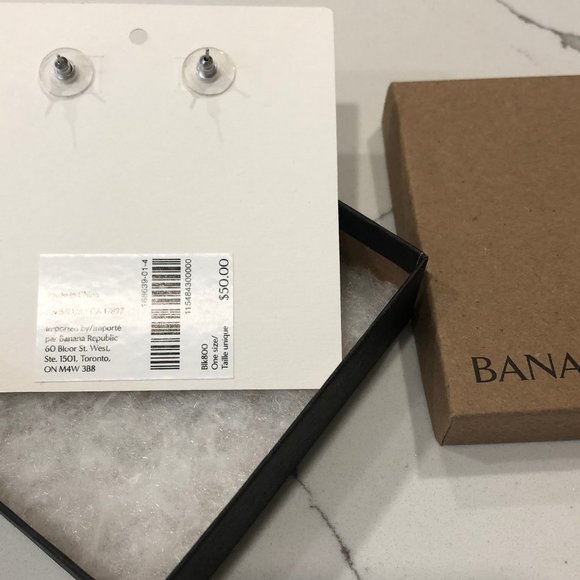 Banana Republic Amethyst colour pierced earrings - Picture 6 of 9